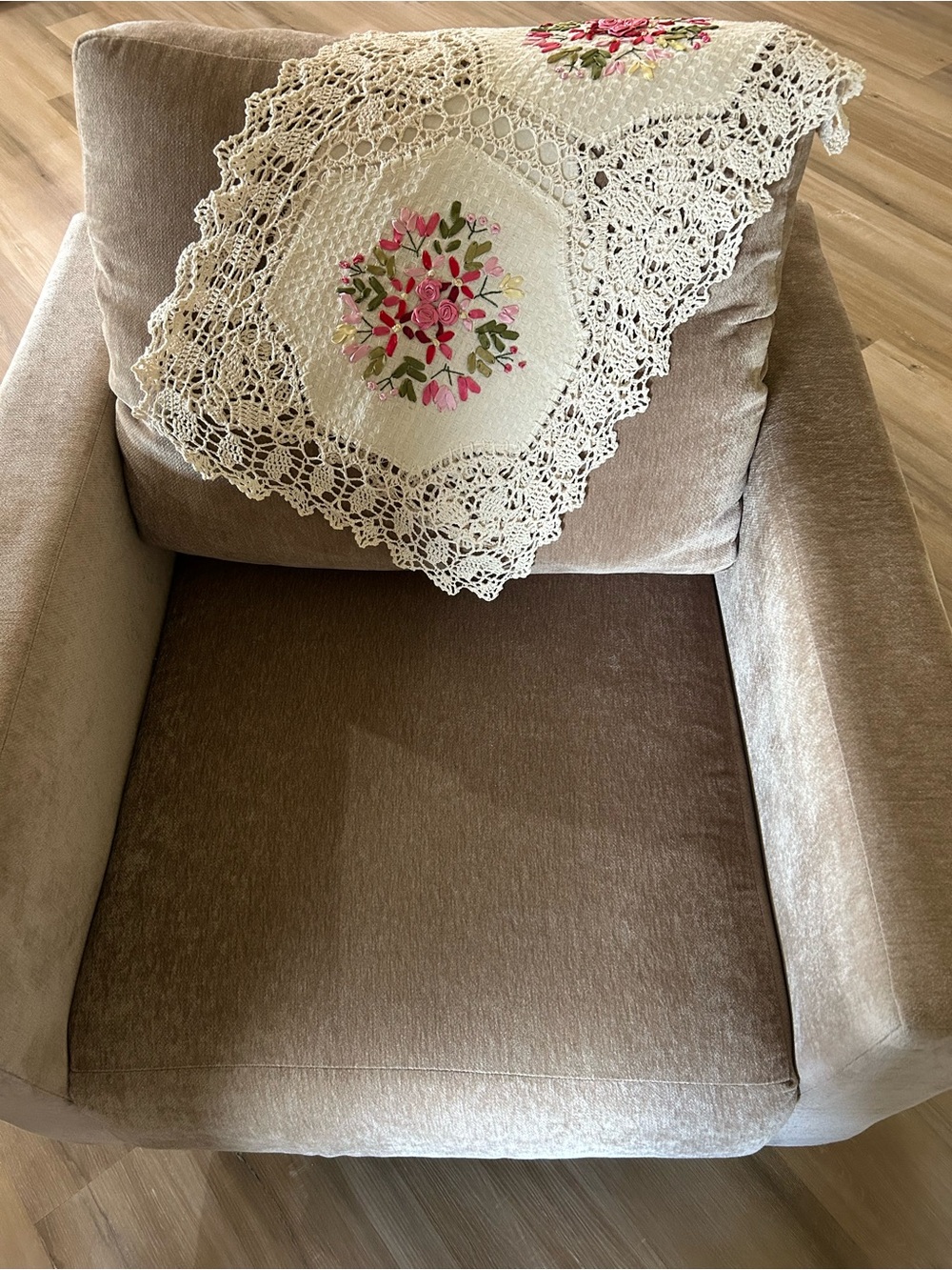 Mexican Artisanal Handmade Crochet Lace Table Runner Floral Ribbon Embroidered.